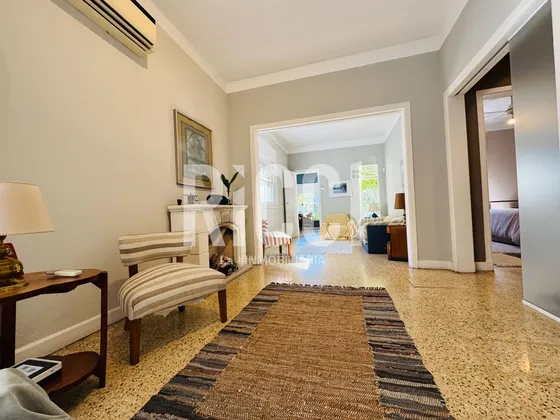 Casa En  Venta 3 Ambientes Berazategui Centro Con Parque