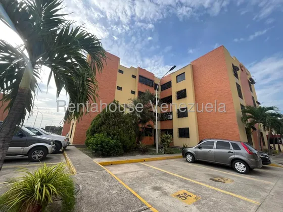 En Alquiler Apartamento En La Morita Con Seguridad Privada Y Agua Constante Mmarin