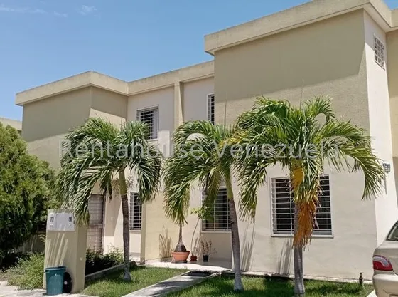Lisbeth Delgado Vende Casa Trapiche Villas Cabudare Cod. 25-5567 Conjunto Con Su Propio Pozo De Agua