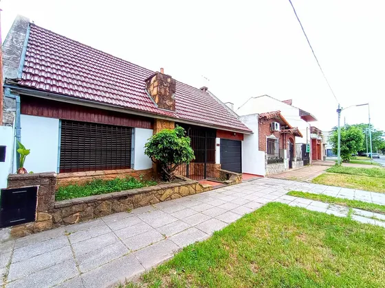 Casa 4 Amb Lomas De Zamora 