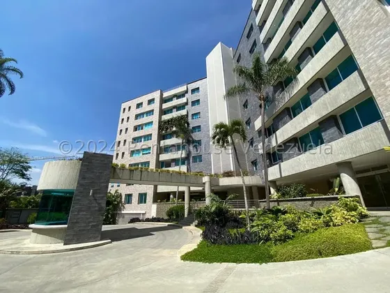 Espectacular Penthouse De 1.189 Metros En Venta, Ubicado En Exclusivo Conjunto Residencial A Estrenar, Ubicado En Calle Cerrada De La Urb. Los Chorros Mls #23-26870
