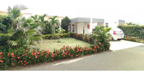 Casa En Venta  Al Sur Jamundi Cr Azucenas Del Castillo