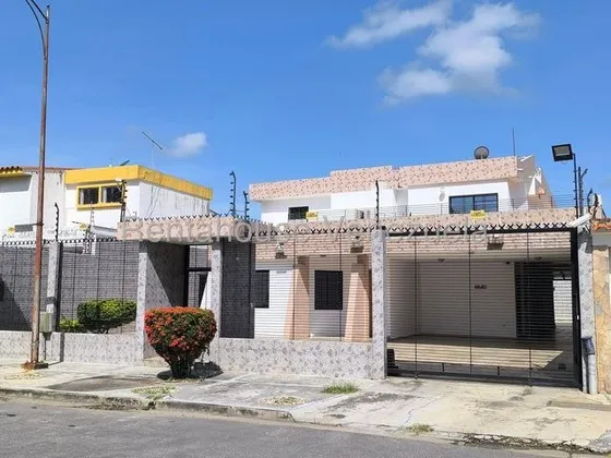 Casa En Alquiler En Zona Comercial Trigal Norte Valencia