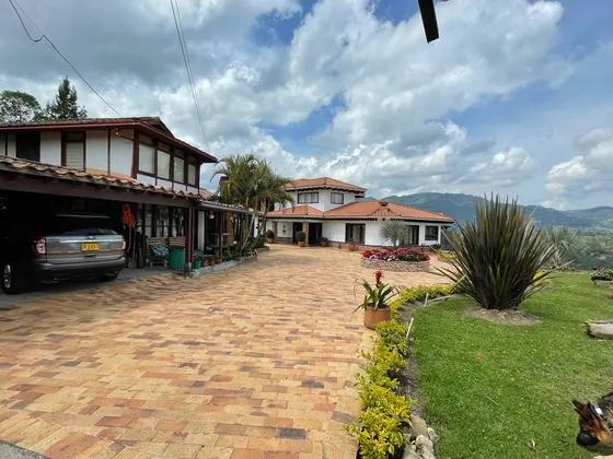 Casa Finca El Retiro La Fe Antioquia 3832 M2