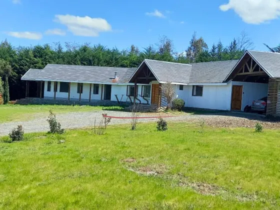 Vass Vende Parcela Con Casa De 4d 3b En Los Ángeles