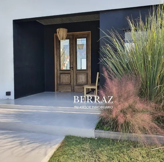 Venta Casa 2 Dormitorios Barrio El Naudir Aguas Privadas Lote De 852 M2 Escobar