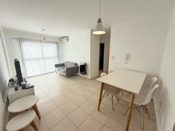 Departamento En Venta  - 1 Dormitorio  - Sobre Av Pueyrredon-