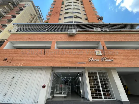 Local Comercial Moderno A Pie De Calle Alto Trafico Punto Comercial Zona Centro Maracay Equipado Estef 25-3190