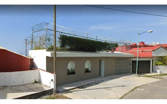 Casa En Remate En Las Cumbres, F-1448