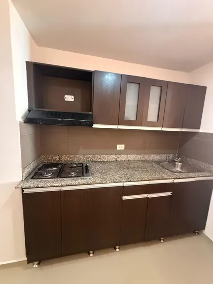 Se Arrienda Apartamento Amplio Y Muy Central