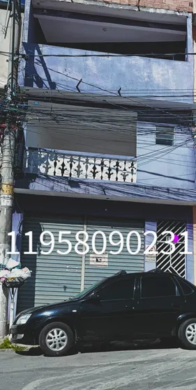 Sobrado Com Três Casas 
