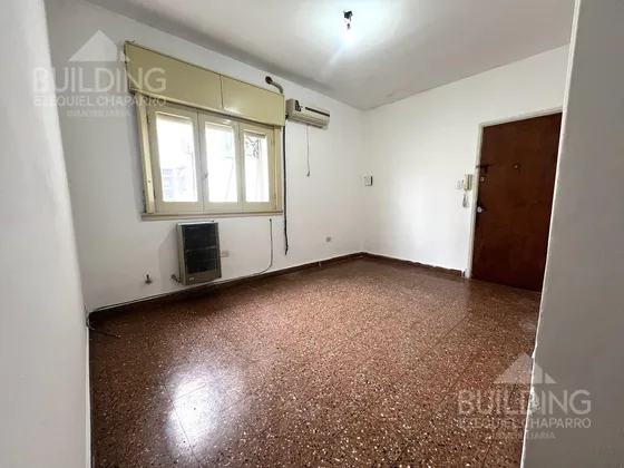 Ph En  Venta - 2 Dormitorios -  Excelente Ubicacion - La Plata