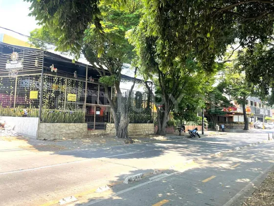 Renta Exclusivo Local Comercial   En La Calle 9 Con 62