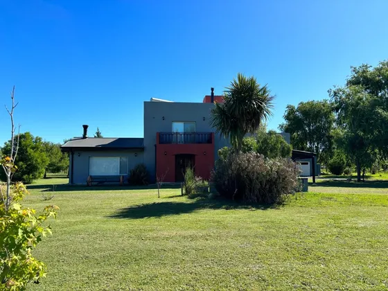 Exelente Vivienda Club De Chacras Laguna Vitel  Con Pileta