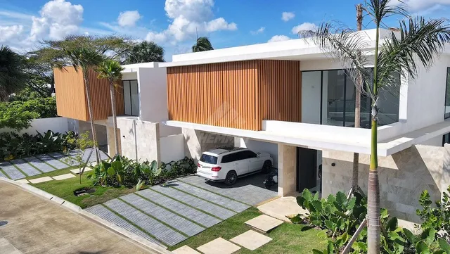 Moderna Casa Con Patio Proyecto Cerrado Las Carmelitas Santiago
