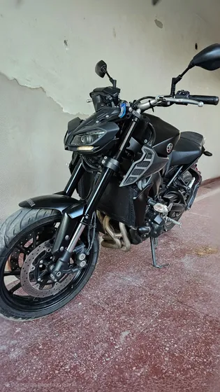 Yamaha Mt 09 Naked 