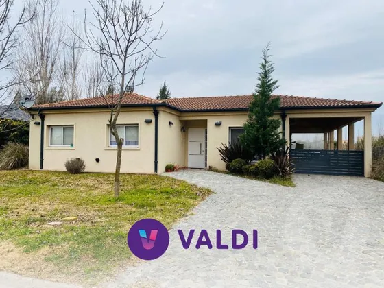 Casa En Venta Acepta Permuta - Barrio Santa Juana, Canning