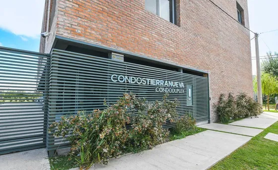 Departamento En Venta Duplex Dos Dormitorios Terraza Parrillero Cochera