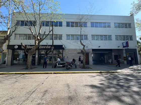 Alquiler Piso Completo 430 Mts2 Merlo Centro