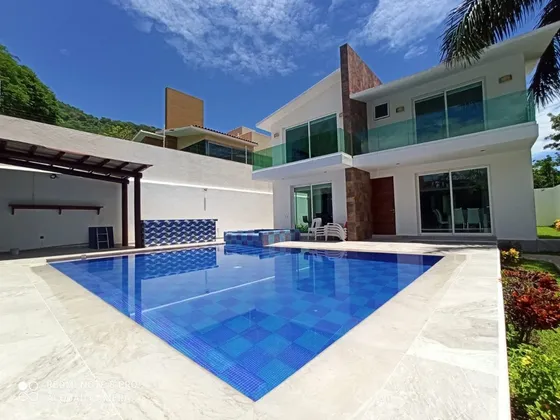Casa En Venta En Ixtapa Zihuatanejo Club De Golf.
