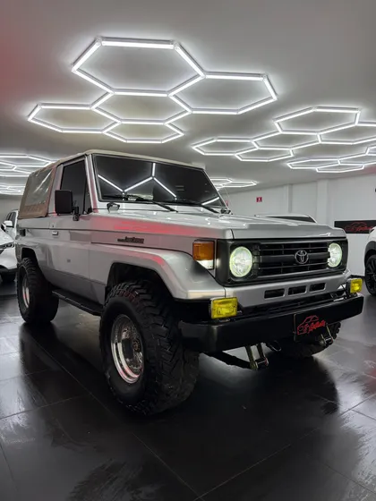 Toyota Land Cruiser 4.0 Fj73