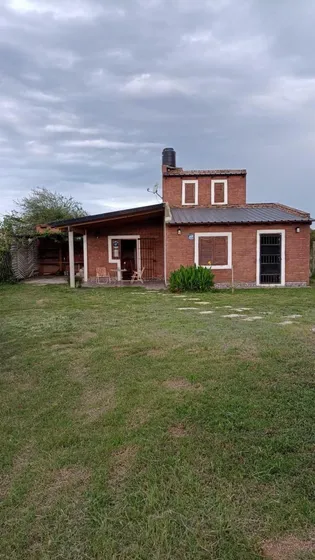 Casa En Venta - 2 Dormitorios 1 Baño - Corrientes