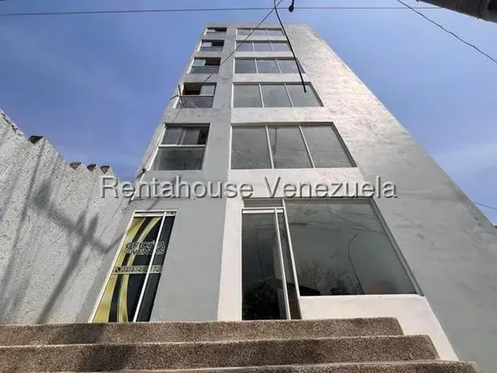 Oficina En Obra Gris En Venta Ubicado En El Limon Frente A La Plaza El Limon #26-21455 Rm