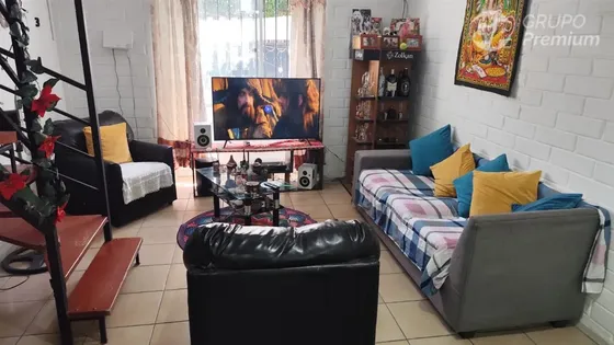 Casa En Venta De 2 Dorm. En Quilicura