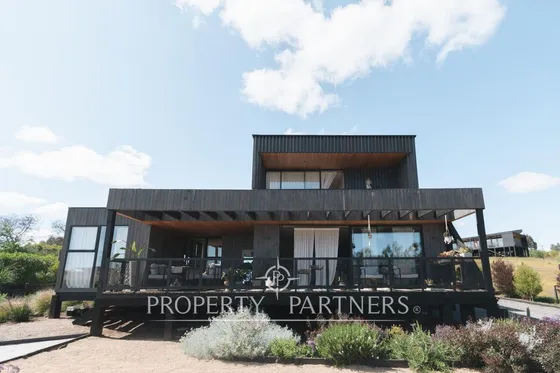 Matanzas, Moderna Casa Con Vista En Condominio