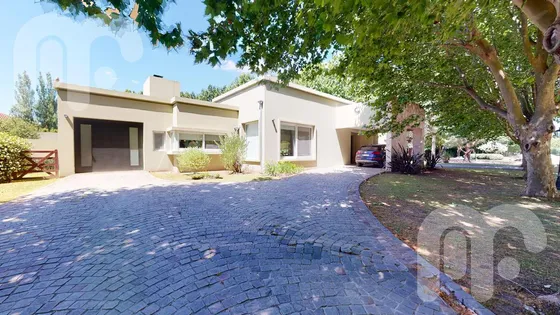 Venta Casa  2 Dormitorios Haras Del Sur