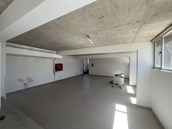 Se Vende Gran Local Comercial En Cerro Alegre (cód 561)