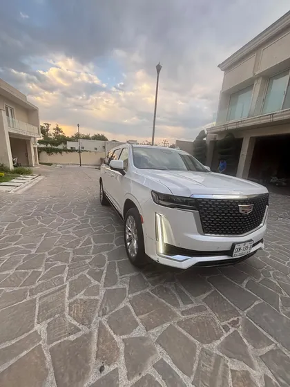 Cadillac Escalade Esv 6.2 Premium 8 Pasajeros At