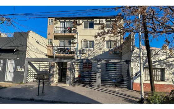 Departamento Dos Ambientes Con Cochera En Caseros