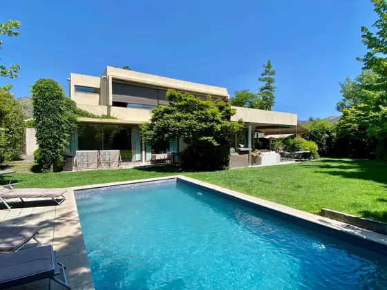 Se Vende Casa Mediterranea En Condominio Los Bravos