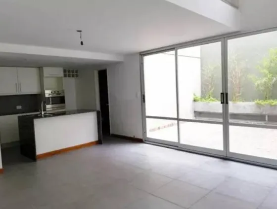 Departamento De 3 Dormitorios Dúplex Con Patio En Pichincha