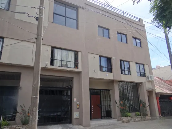 Venta .amplio Monoambiente .en Villa Sarmiento