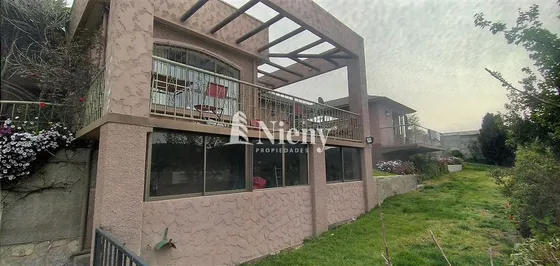 Casa En Venta De 5 Dorm. En Quilpué