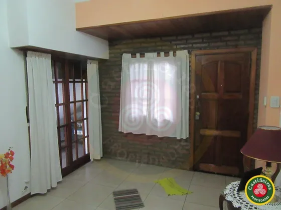 Venta - Chalet - 5 Dormitorios Y 4 Baños - Parque - Piscina - Quincho - Venta Directa - Apta Credito