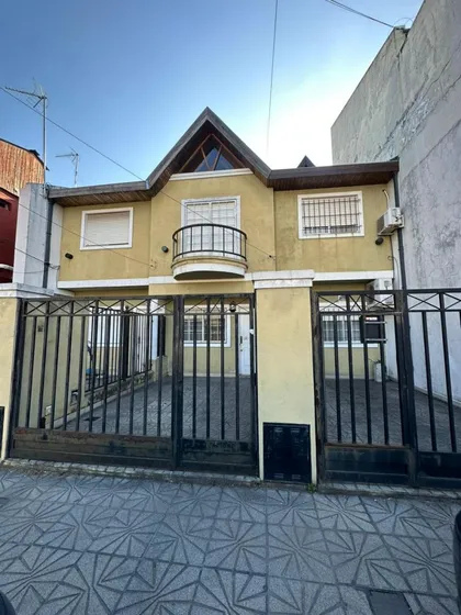 Casa En Venta En Caseros