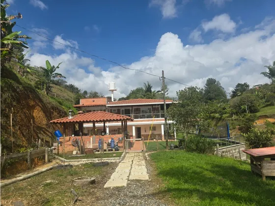 Finca, Sector El Llanerito, El Peñol 