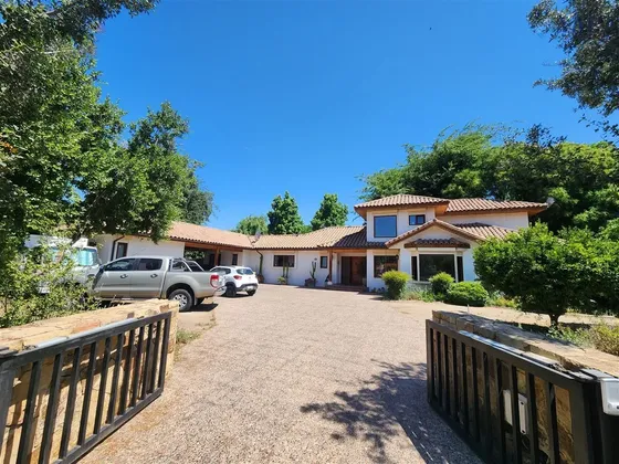 Casa Estilo Chileno En Brisas Chicureo 33% Descuento