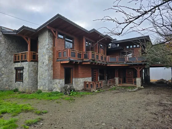 Amplia Casa En Los Lagos