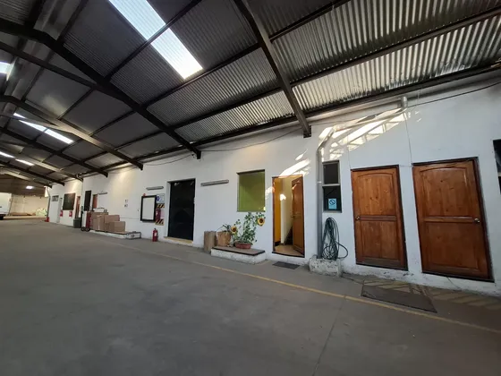 02 - Gran Galpon Con Oficinas Y Planta Libre Amplio