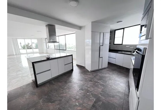 Venta De Apartamento De 231mt2 En Miraflores, Oeste De Cali, 7231.