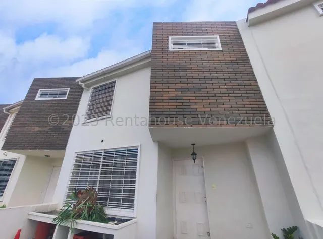 Rosa Rodríguez Vende Townhouse En Cabudare 24-11884