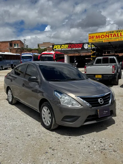 Nissan Versa 1.6 Drive