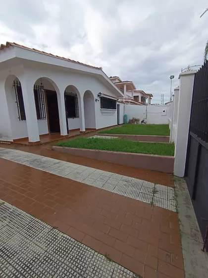 Casa En Alquiler Valencia Carabobo Urb Trigal Norte (mer)