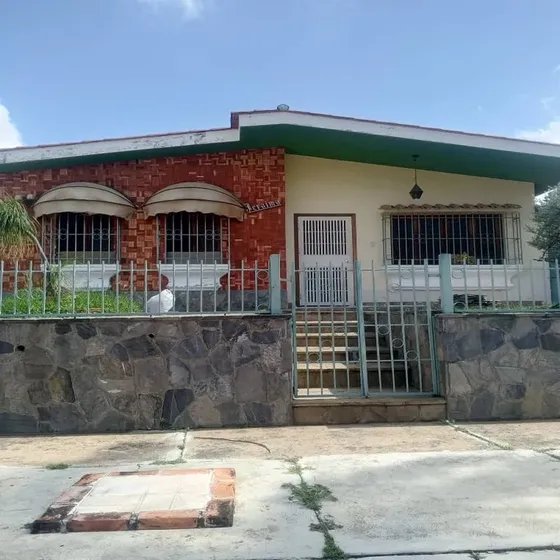 Casa En Venta Para Remodelar En Urbanizacion El Trigal Norte. St09
