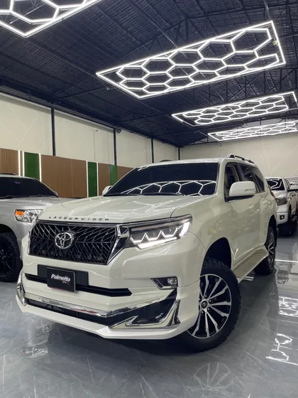 Toyota Land Cruiser Vx 70th