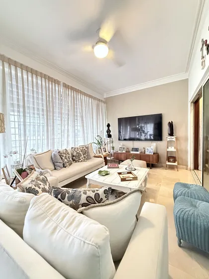 Apartamento En Torre Familiar De Piantini ! Próximo A Blue Mall .